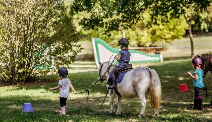Combelles centre équestre Rodez Agglomération , Centre Équestre du Domaine de Combelles