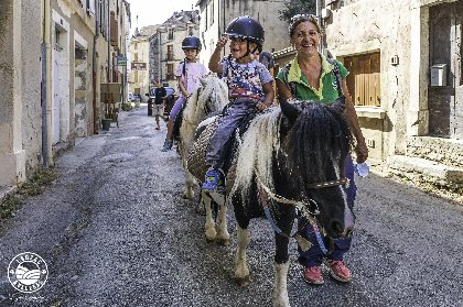 Poney Club Larzac et Vallées Elevage du Durzon, Virginie Govignon - OT Larzac Vallées