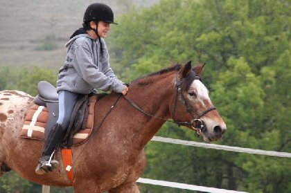 Ferme équestre de Saint Gauzy : Poney Club et Equithérapie, Mademoiselle GACHET-FRAYSSE Marie Noëlle