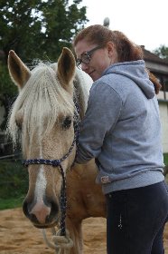 Ferme équestre de Saint Gauzy : Poney Club et Equithérapie, Mademoiselle GACHET-FRAYSSE Marie Noëlle