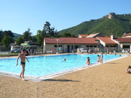 Piscine à deux pas du village vacances, Domaine du Roc Nantais Capfrance