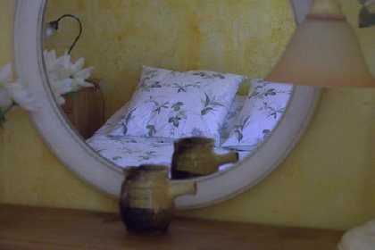 La suite: la chambre jaune détail, bruno