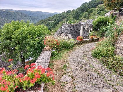 Vue du village,  Jean Claude Ouillades