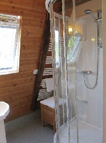 Gîte Location de vacances salle d'eau Lascoumes village Conques, Office de Tourisme Conques Marcillac