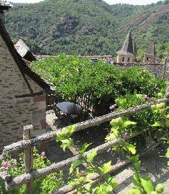 Terrasse Gîte Location de vacances Conques Lascoumes, Office de Tourisme Conques Marcillac 2017