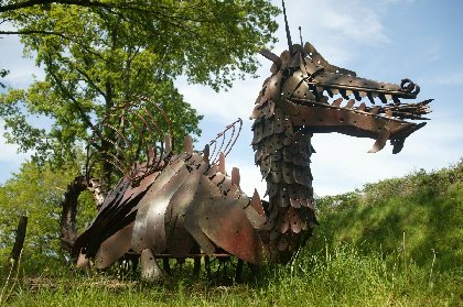 Blaise le dragon, gardien du sentier, O.T. Carladez Photographe ¨Pierre Soissons