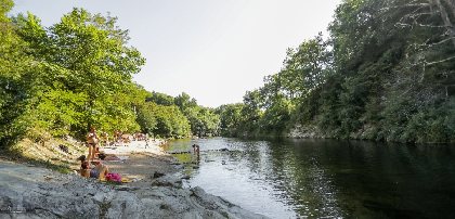 Plan d'eau de la Roque, OFFICE DE TOURISME LARZAC VALLEES - CP Greg Alric