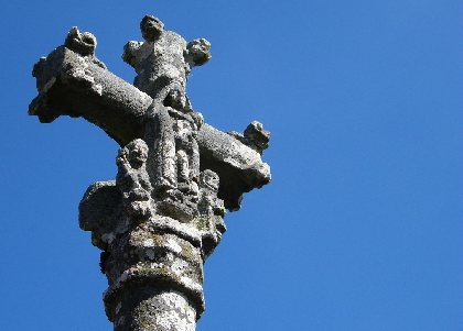 Eglise et croix d'Orlhaguet, Office de tourisme Argences en Aubrac