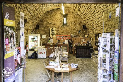 Point accueil du Viala du Pas de Jaux, Virginie Govignon - OT Larzac Vallées