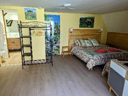 Chambre Été entrée jardin, et terrasse privée, Michel Guichard - Le Lépadou Bas