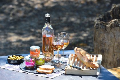 Charcuterie Aveyronnaise Roger Vidal, OFFICE DE TOURISME LARZAC VALLEES