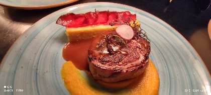 Les Colonnes, Les Colonnes 