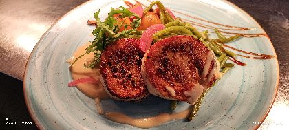 Les Colonnes, Les Colonnes 