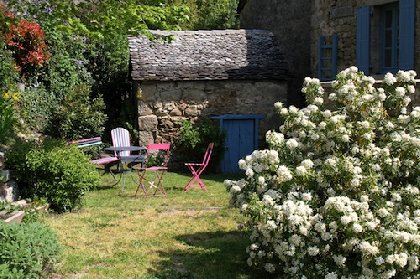 Jardin, M. et Mme COUFFIN