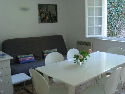 Maison en rez-de-jardin - Famille Pezeu, OFFICE DE TOURISME INTERCANTONAL SAINT GENIEZ  / CAMPAGNAC