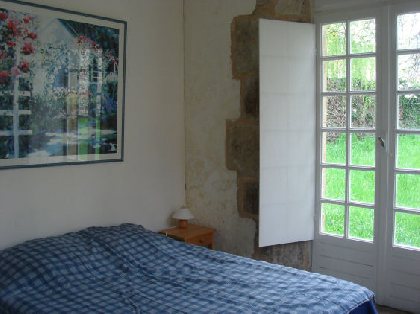 Maison en rez-de-jardin - Famille Pezeu, OFFICE DE TOURISME INTERCANTONAL SAINT GENIEZ  / CAMPAGNAC