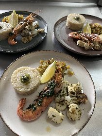 Poissons et fruits de mers au restaurant 