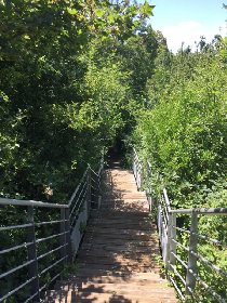 cheminement de micropolis au village, OFFICE DE TOURISME DE PARELOUP LEVEZOU