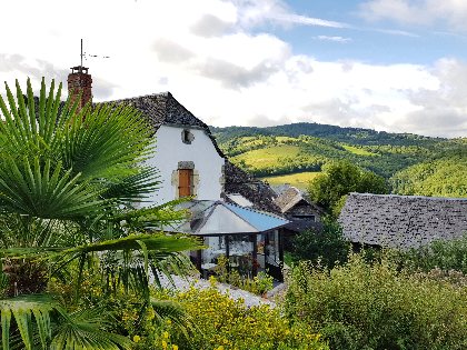 Les Hôtes du Lac, Les Hôtes du Lac