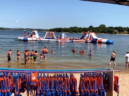 Plage d'Arvieu-Pareloup à Notre-Dame d'Aures, OFFICE DE TOURISME DE PARELOUP LEVEZOU