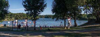 Plage des Rousselleries lac de Pont de Salars, Crédits: © G. Alric - Tourisme Aveyron