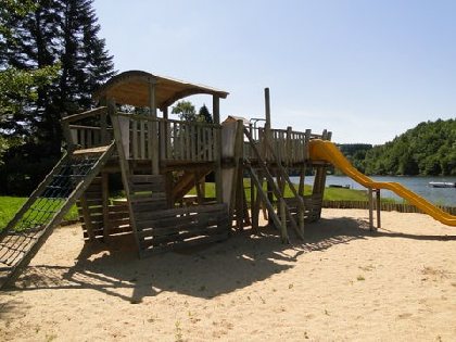 Jeux enfants Plage des Moulinoches, OFFICE DE TOURISME DE PARELOUP LEVEZOU