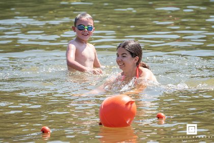 Baignade Plage des Moulinoches, Richard Storchi - Office de Tourisme de Pareloup Lévézou