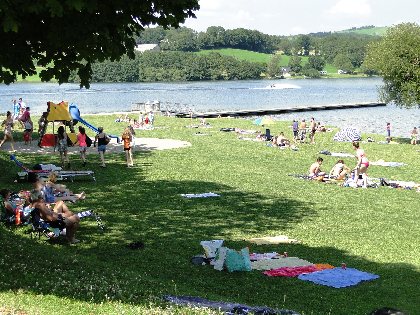 Plage municipale Le Mayrac, OFFICE DE TOURISME DE PARELOUP LEVEZOU