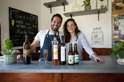 Nous vous accueillons toujours avec le sourire, 