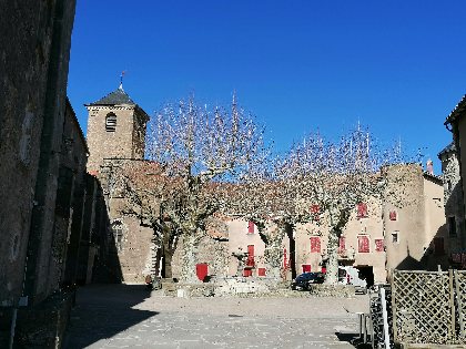 Place du village de Ste Eulalie, La Tour Garnier