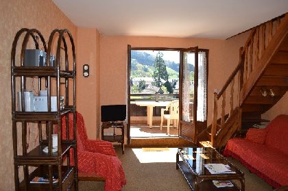 Mme Catherine NALIN, OFFICE DE TOURISME INTERCANTONAL SAINT GENIEZ  / CAMPAGNAC