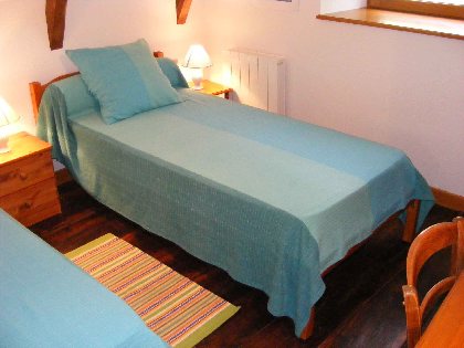 la chambre avec 2 lits de 90cm, Le gîte du Moulin de la Germanie -Jean-Claude Balitrand