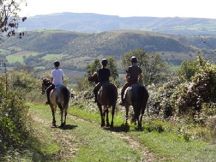 Gîte de la Ferme du Montgrand-3©JCetM-BRUNET-Causses-Aubrac.jpeg, OFFICE DE TOURISME DE SEVERAC LE CHATEAU