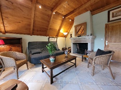 Le séjour, côté cheminée, Domaine de Bellevue - Alain Prieur