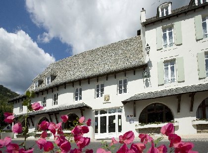 Façade, Hôtel - Restaurant La Truyère
