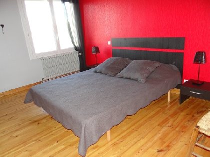 Chambre rouge, CASTELBOU Sandrine - LA MAISON DE JEANNE