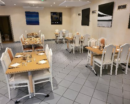 Notre deuxième salle, pour la restauration rapide, SHS - Causse Comtal