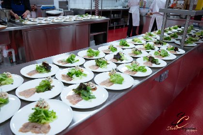 Nous pouvons fournir plus de 200 couverts, SHS - Causse Comtal