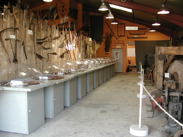 Musée du couteau de Laguiole, de l'objet forgé et de l'outil tranchant (groupes)