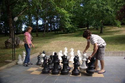 Jeu d'échec géant, Madame Delphine Joannet