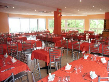 HOTEL CHEZ GAUBERT salle restaurant pour groupes (groupes), OFFICE DE TOURISME DE PARELOUP LEVEZOU