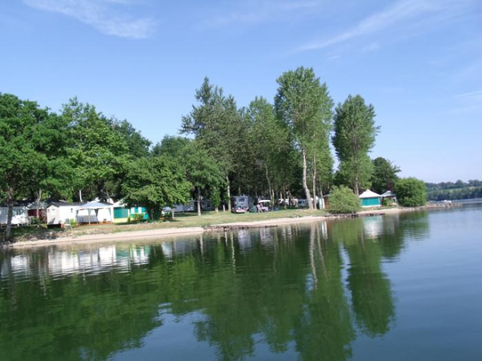CAMPING SAINT ETIENNE-Lac de Villefranche de Panat