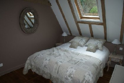 Domaine de la Broutie (gîte Angèle)  -chambre, OFFICE DE TOURISME DU PLATEAU DE MONTBAZENS