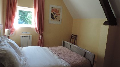 La chambre Roses, un lit 2 personnes, Le mas de Cascabel