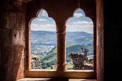 Fenêtre geminée, Château de Calmont d'Olt, © Nicolas Peeters