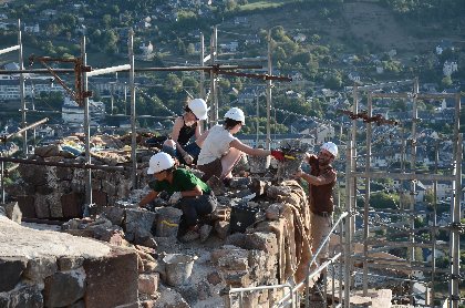 Chantiers de bénévoles, Château de Calmont d'Olt, © Château de Calmont d'Olt