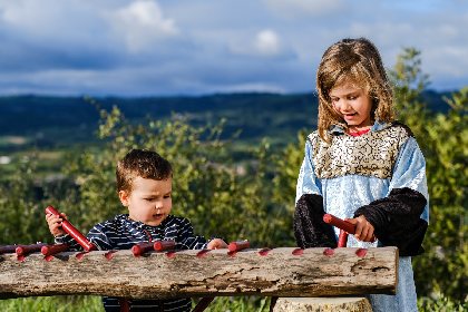 Jeux en bois, Château de Calmont d'Olt, © Nicomphoto