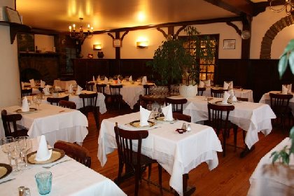 Hôtel Restaurant des Voyageurs, OFFICE DE TOURISME DE PARELOUP LEVEZOU