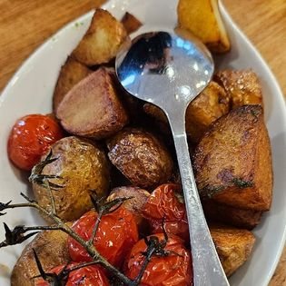 Léonie – Bistro et Grillades, Relais Millau Larzac