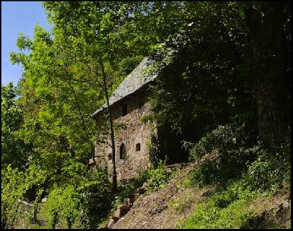 Chambre d'hôtes Malrieu Pierre Bleue, OFFICE DE TOURISME DU CANTON D'ENTRAYGUES SUR TRUYERE